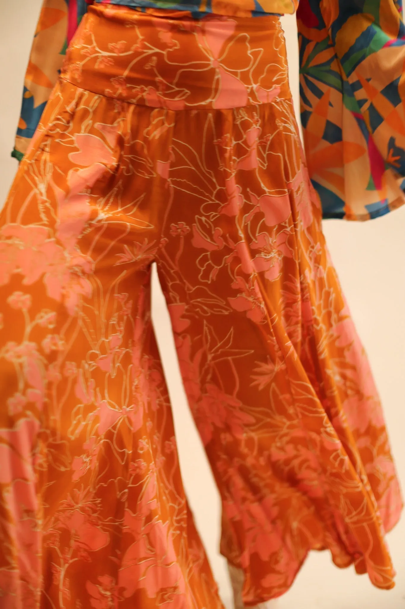 WIDE LEG BLOCK PRINT SILK PANTS RUBY